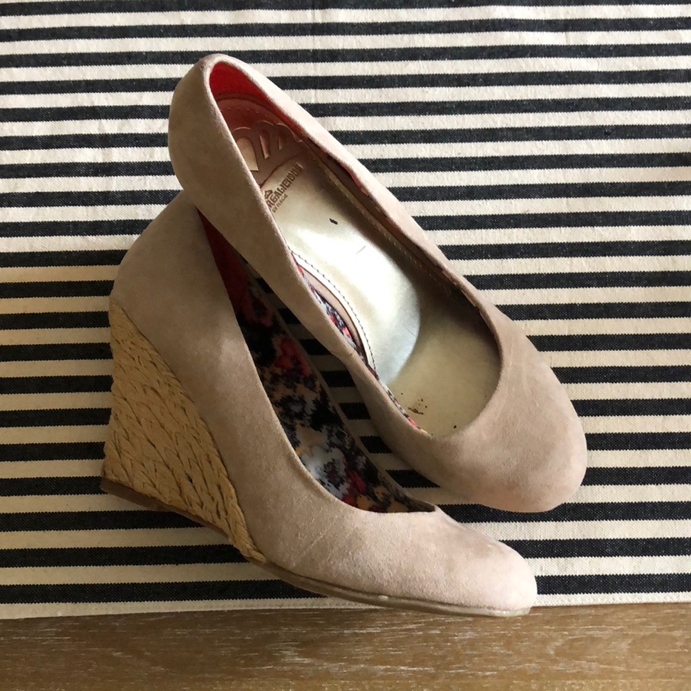 Fergalicious suede wedges 🍒